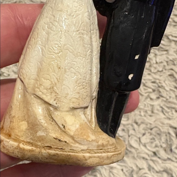 Vintage Elegant Wedding Cake Topper Figurine - Picture 3 of 5